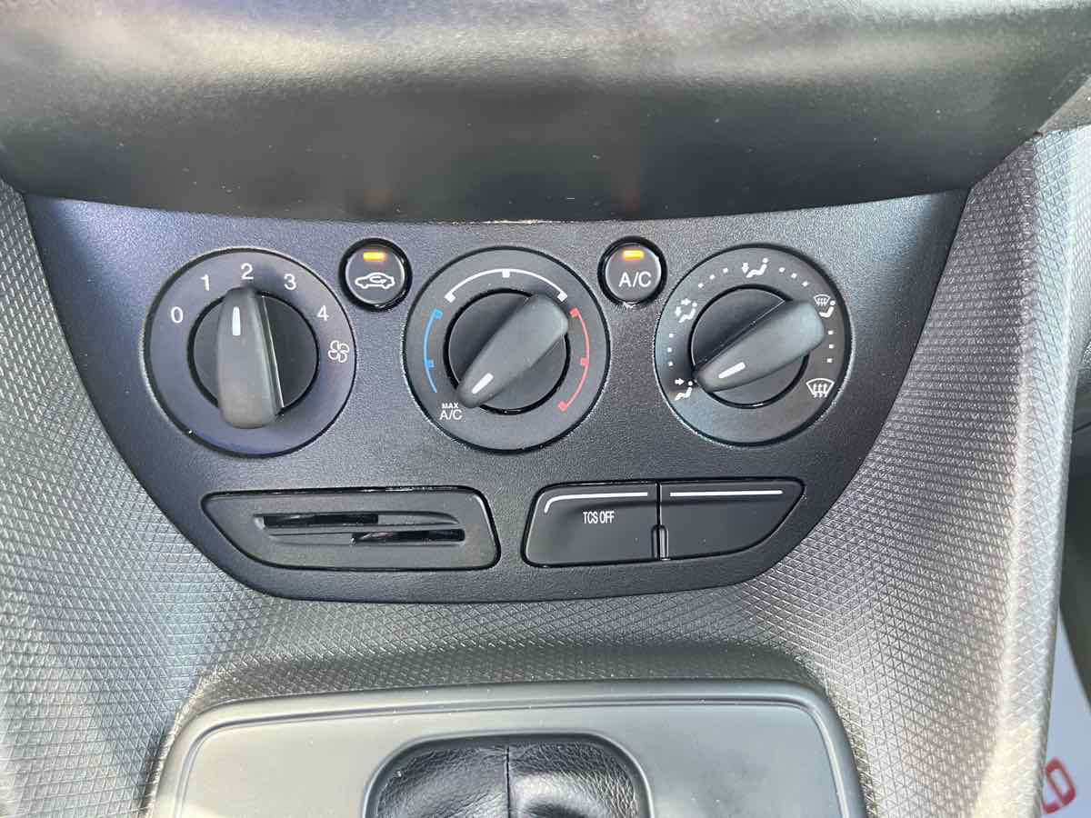 Used 2018 Ford Transit Connect XL image 17