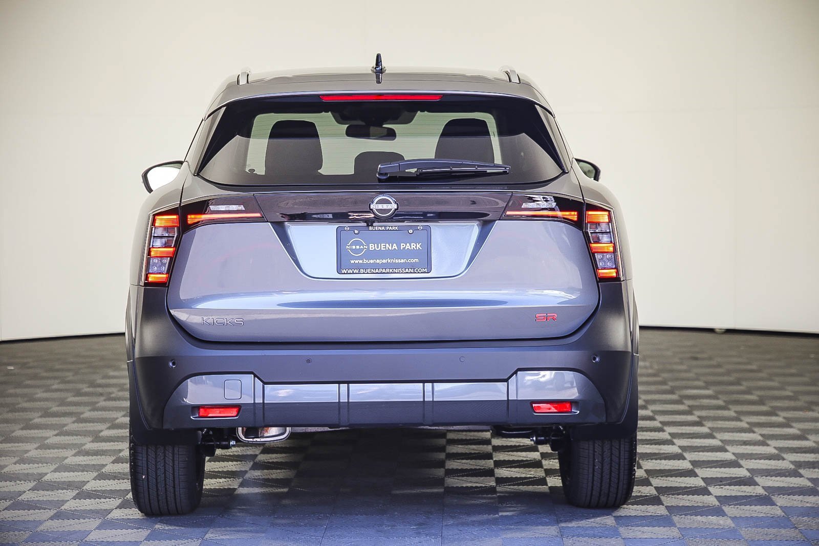 New 2026 Nissan Kicks SR FWD image 4