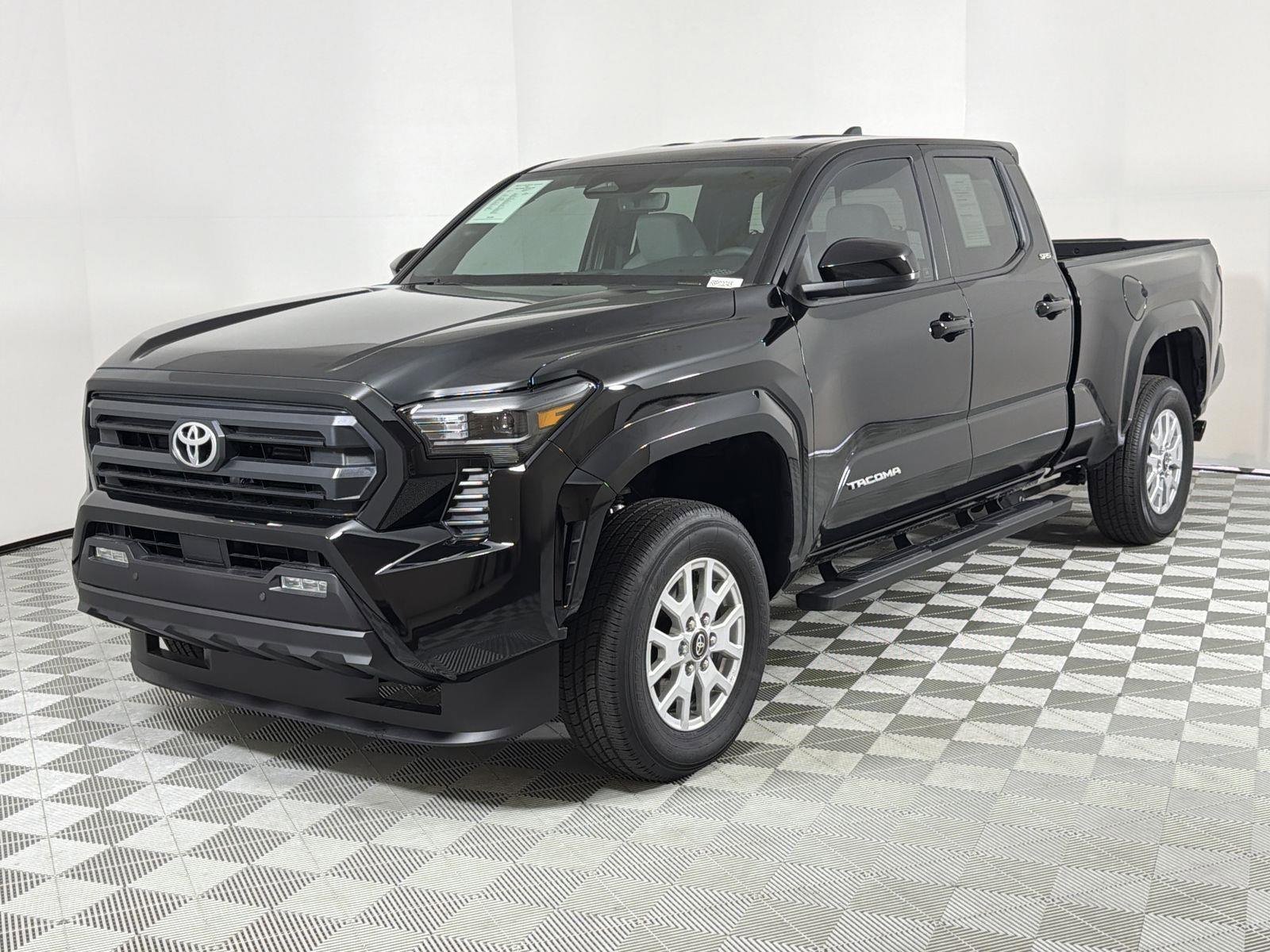 Used 2025 Toyota Tacoma SR5 image 1