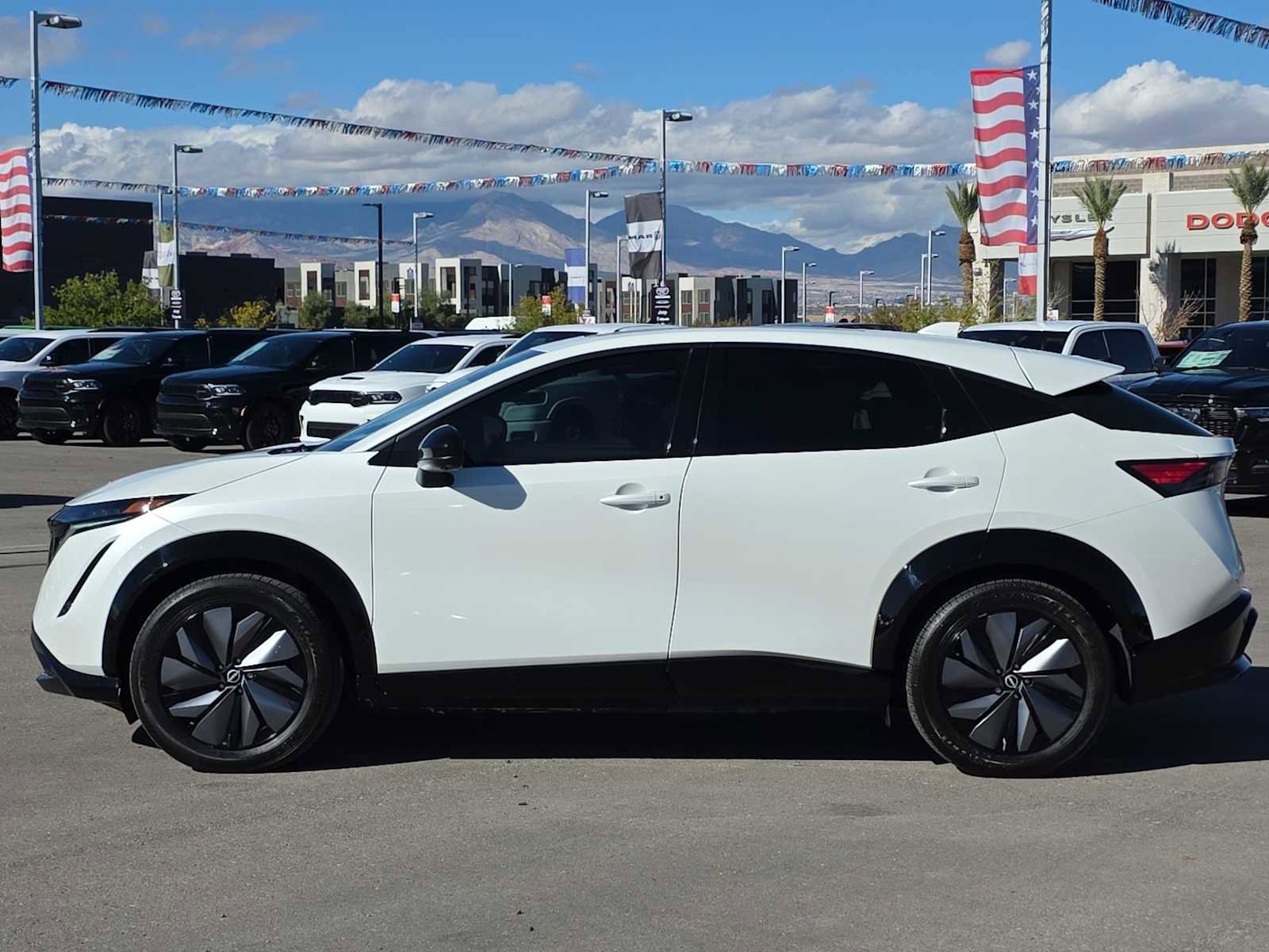 Used 2023 Nissan Ariya AWD image 6