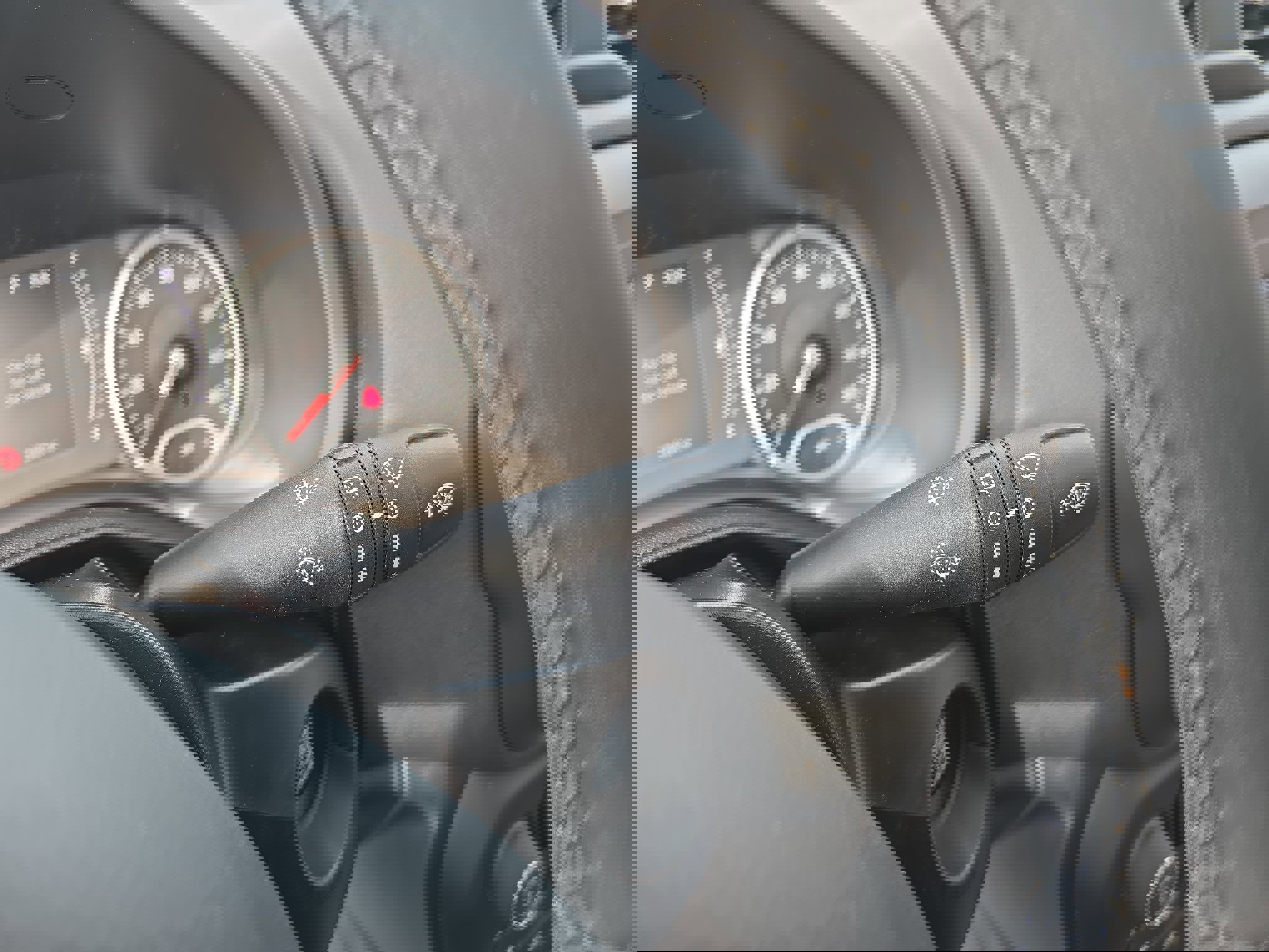 Used 2020 Jeep Renegade Latitude w/ Popular Equipment Group image 25