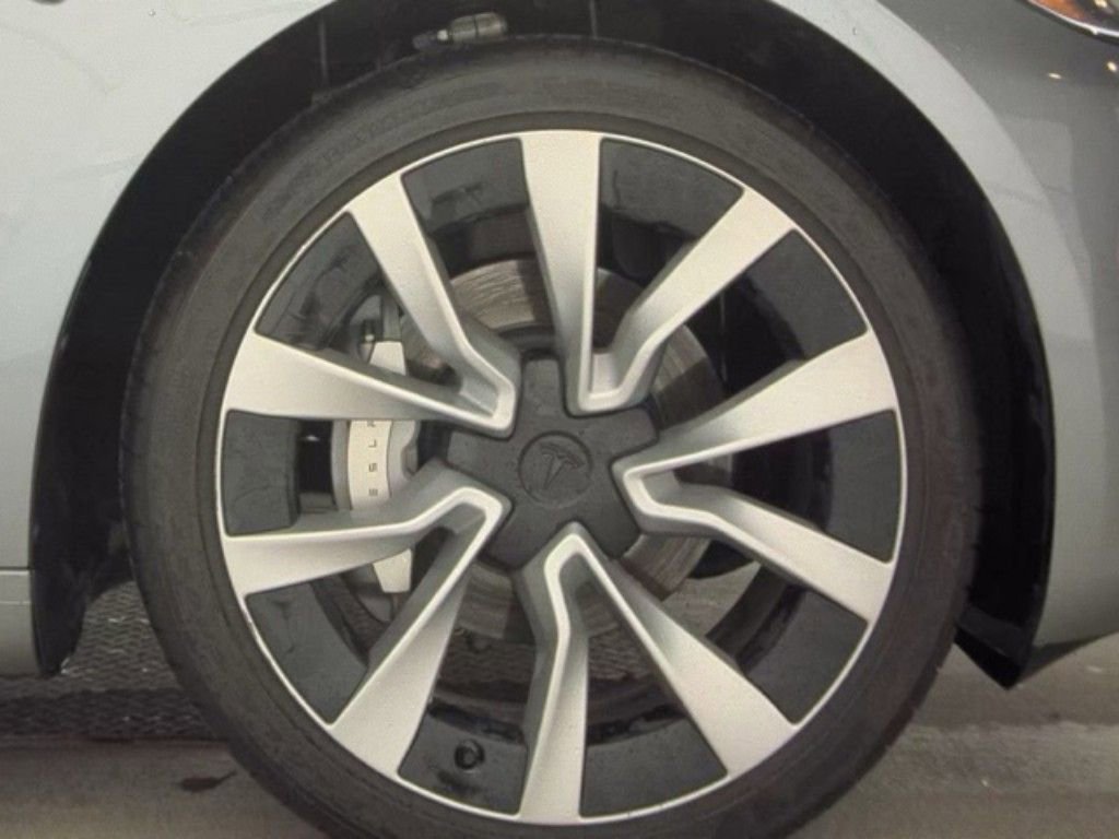 Used 2025 Tesla Model 3 Long Range image 22