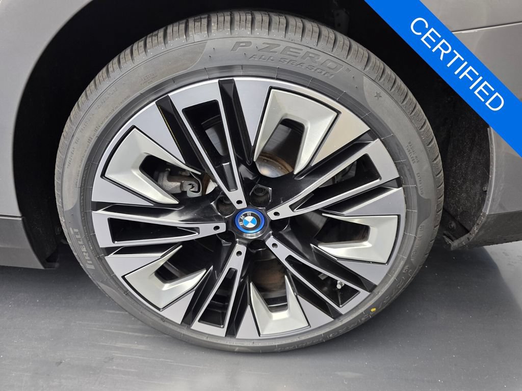 Used 2024 BMW i5 eDrive40i w/ M Sport Package RWD image 18