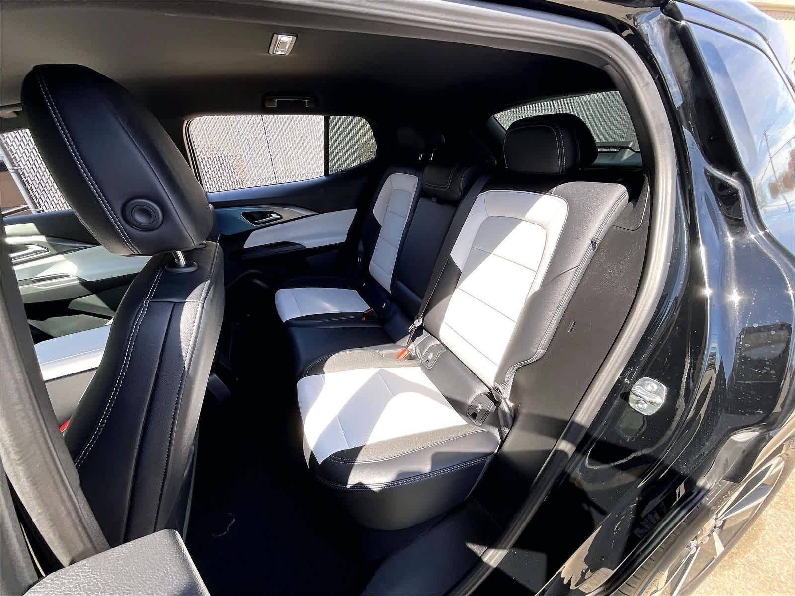 Used 2025 Chevrolet Equinox EV LT FWD image 15