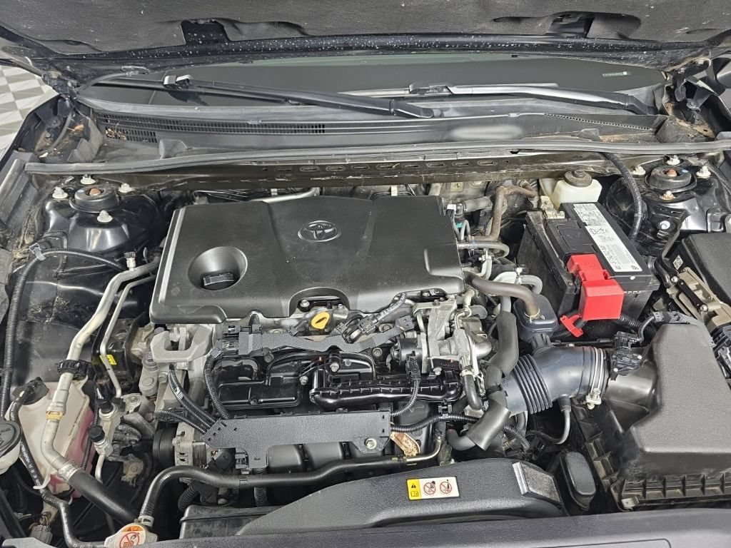 Used 2020 Toyota Camry SE FWD image 9