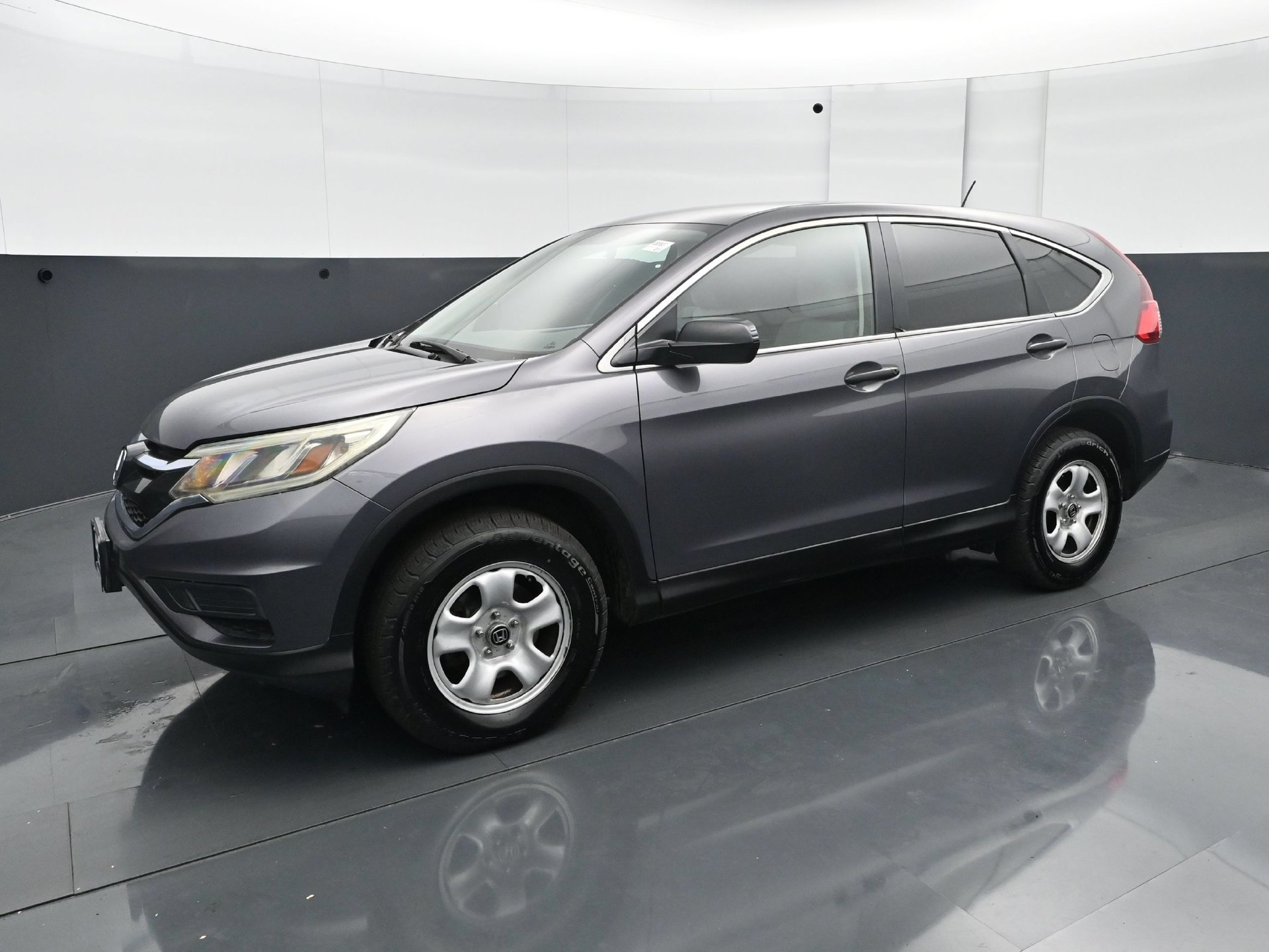 Used 2016 Honda CR-V LX image 2
