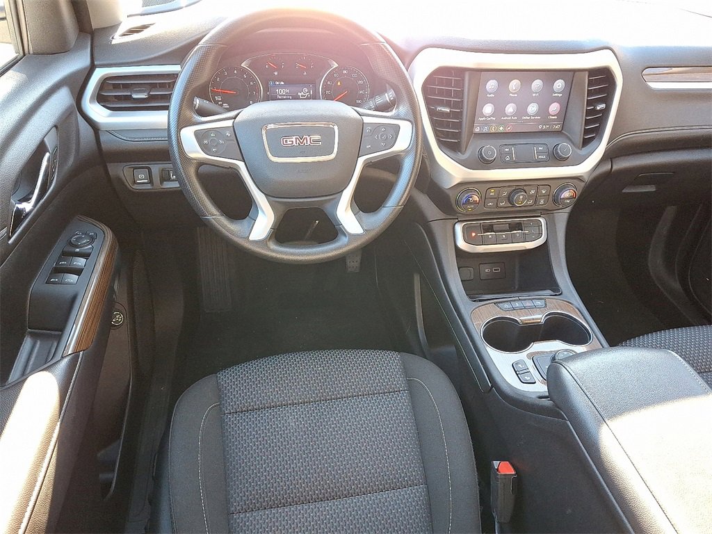 Used 2023 GMC Acadia SLE w/ Driver Convenience Package image 2