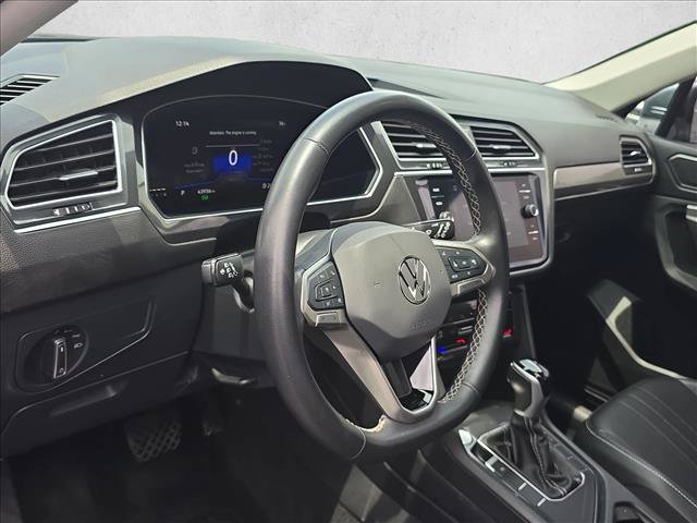Used 2024 Volkswagen Tiguan SE FWD image 11