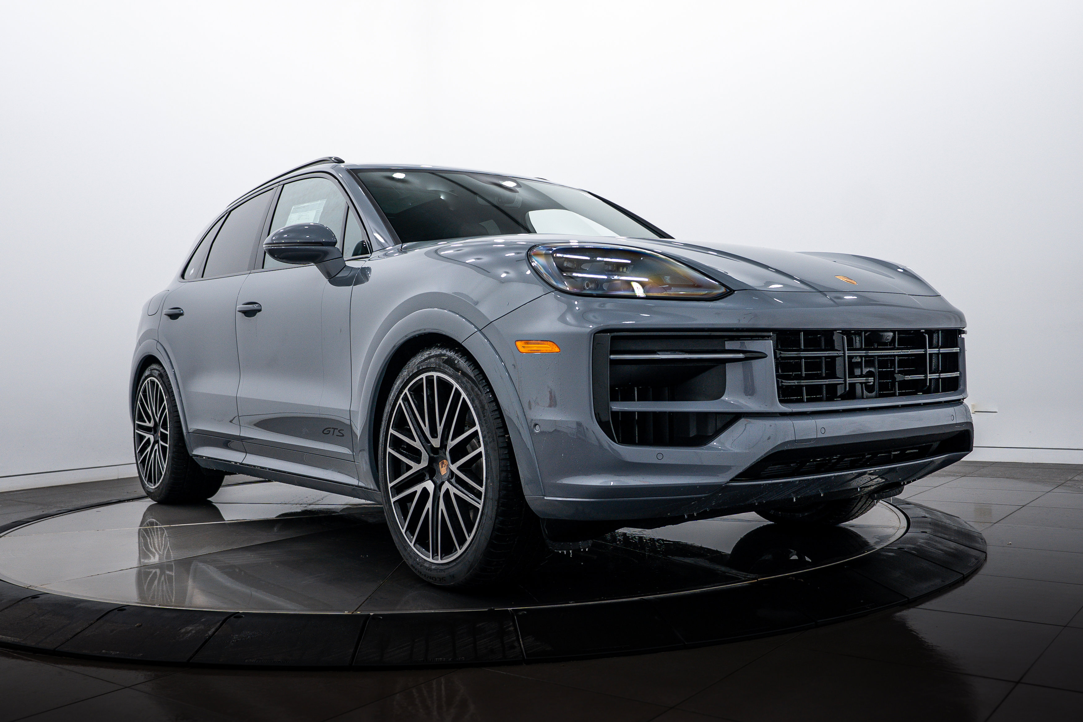 New 2026 Porsche Cayenne GTS AWD/4WD image 9