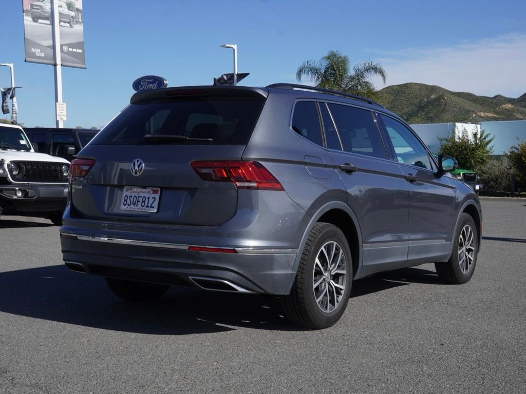 Used 2020 Volkswagen Tiguan SE w/ Panoramic Sunroof Package image 3