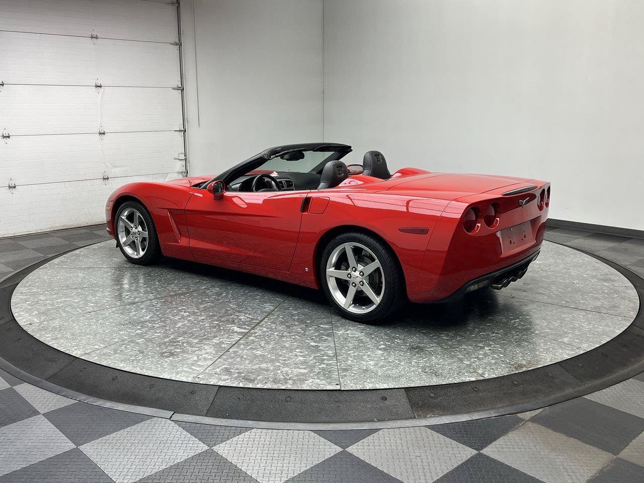 Used 2006 Chevrolet Corvette Convertible w/ Preferred Equipment Group RWD image 2