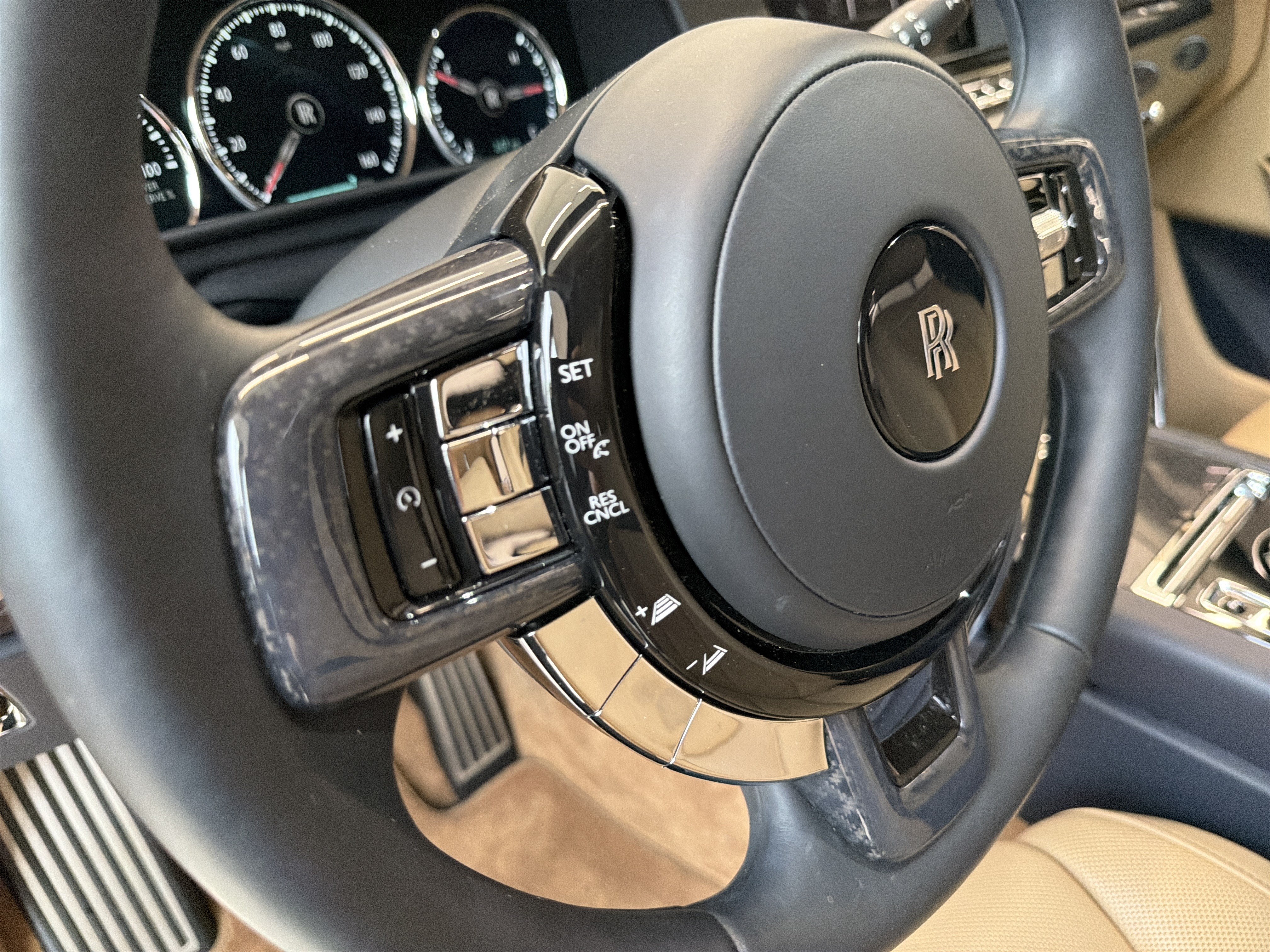 Certified 2024 Rolls-Royce Cullinan Black Badge AWD/4WD image 43