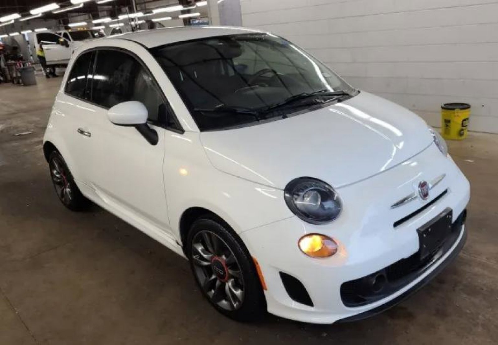 Used 2018 FIAT 500 Pop w/ Urbana Appearance Package FWD image 4