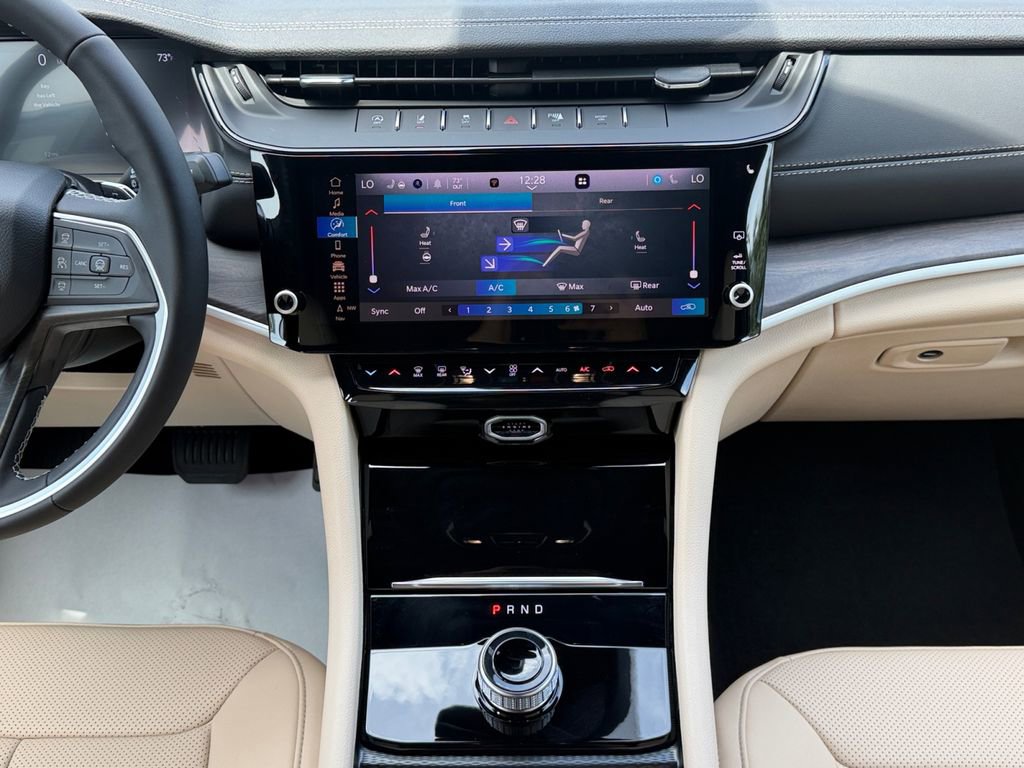 New 2026 Jeep Grand Cherokee L Limited RWD image 16