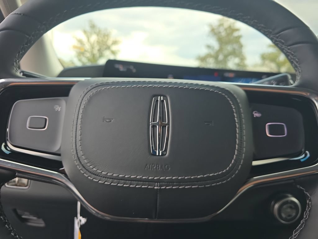 New 2027 Lincoln Navigator Premiere RWD image 23