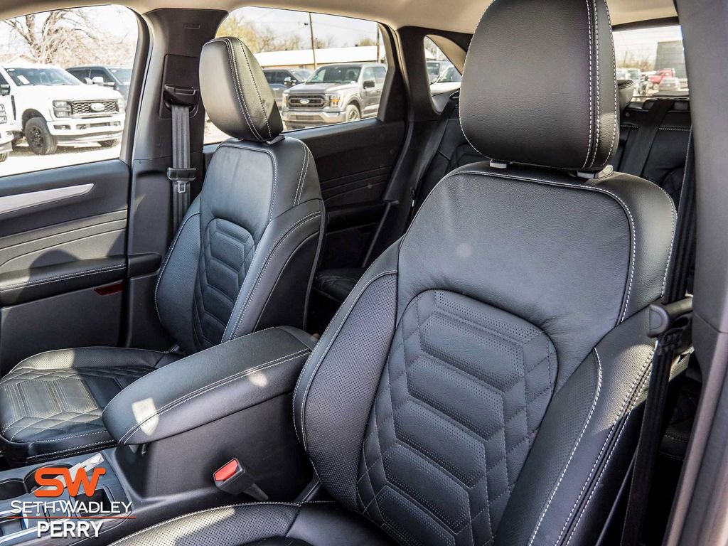 Used 2024 Ford Escape Premium w/ PHEV Premium Package image 27