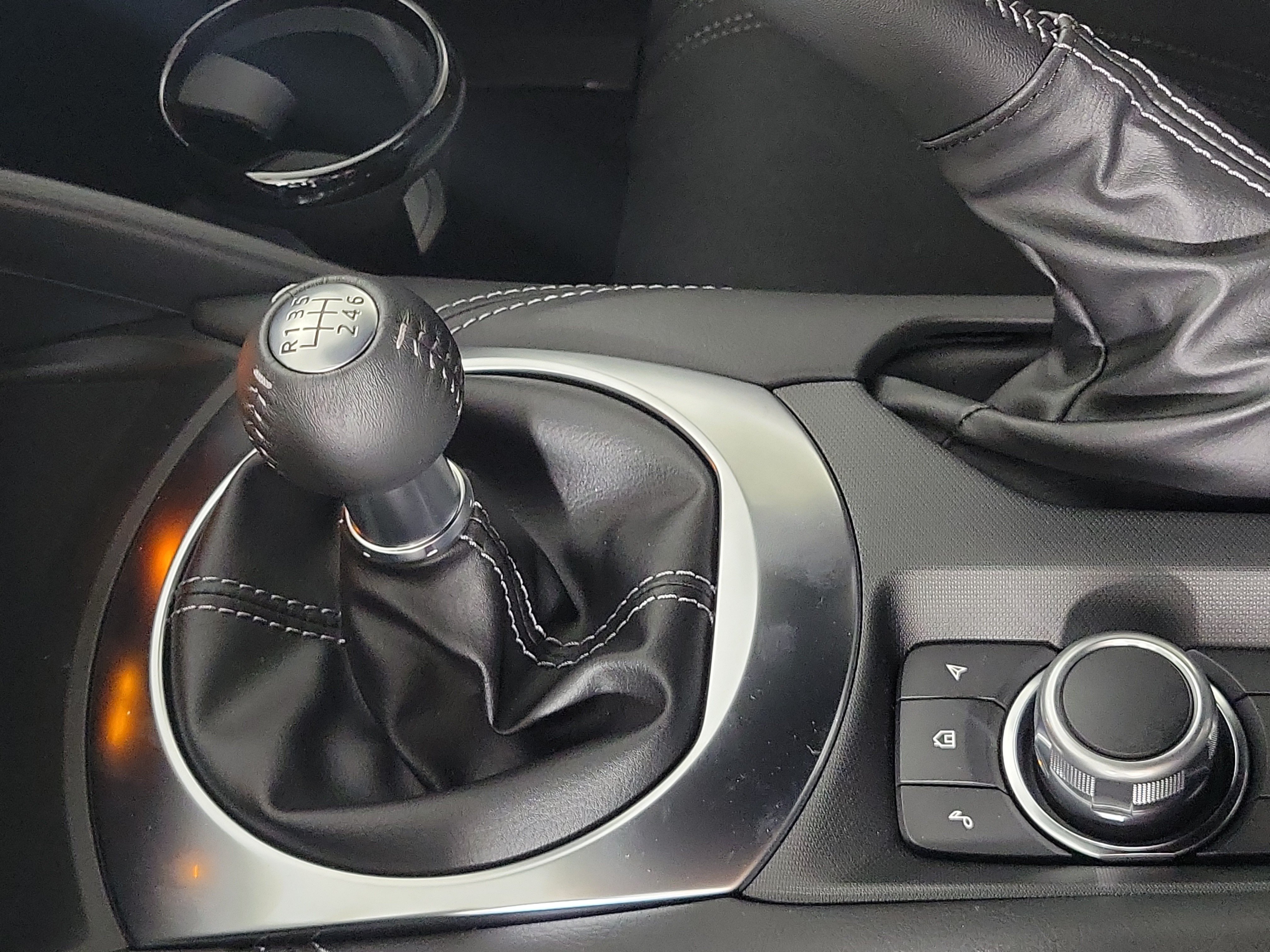 New 2026 MAZDA MX-5 Miata Club w/ Weather Package RWD image 24