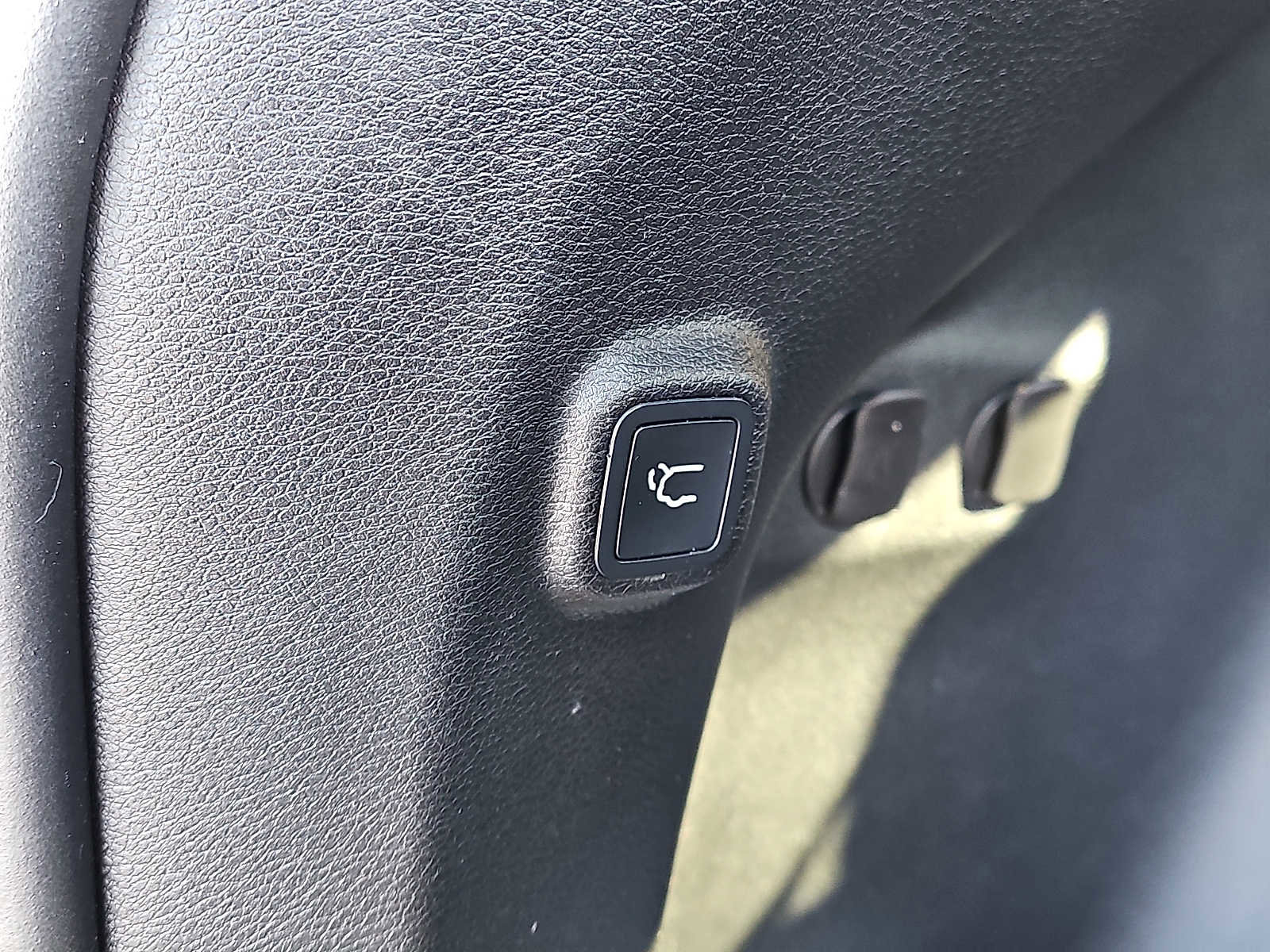 Used 2019 Jeep Cherokee High Altitude image 32