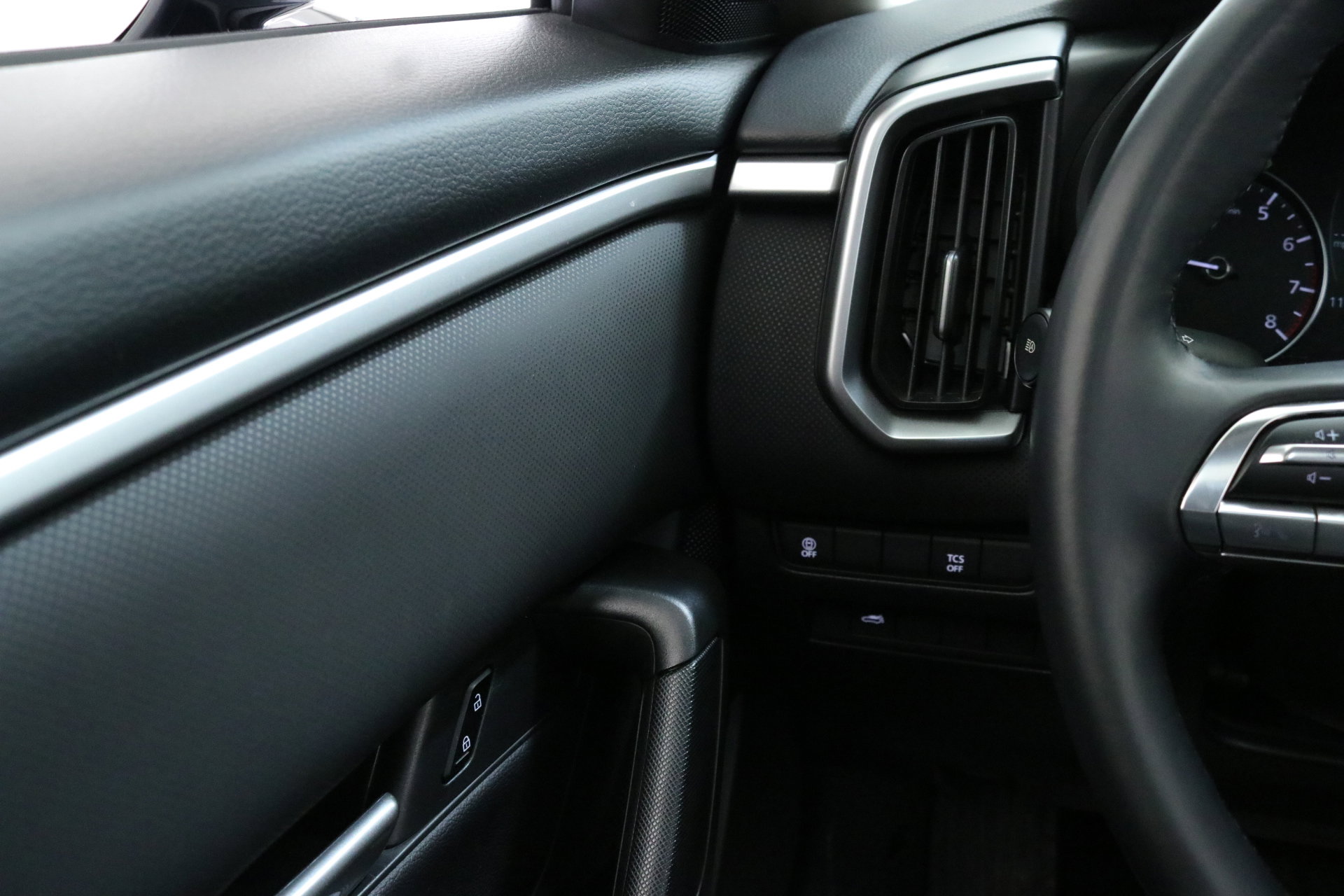 Used 2023 MAZDA CX-50 2.5 S w/ Preferred Plus Pkg image 17