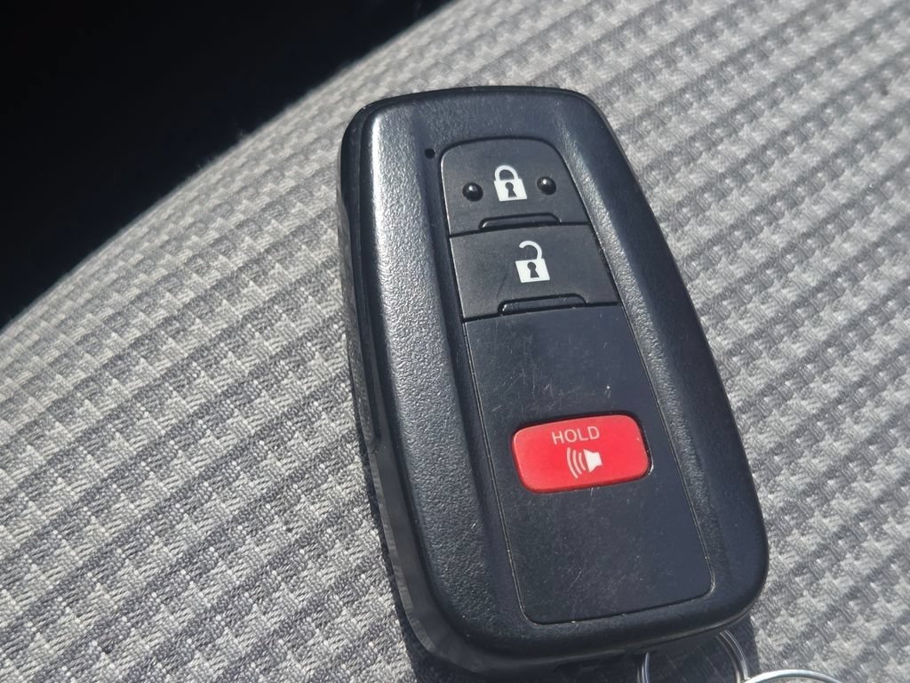 Used 2021 Toyota Highlander L AWD/4WD image 35