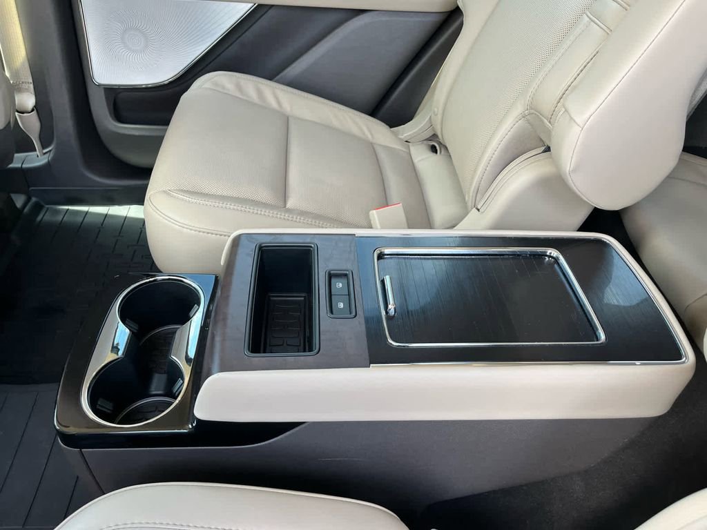 Used 2022 Lincoln Aviator Reserve w/ Equipment Group 201A image 19