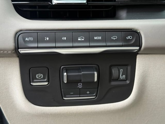 Used 2021 Cadillac Escalade Sport Platinum AWD/4WD image 22