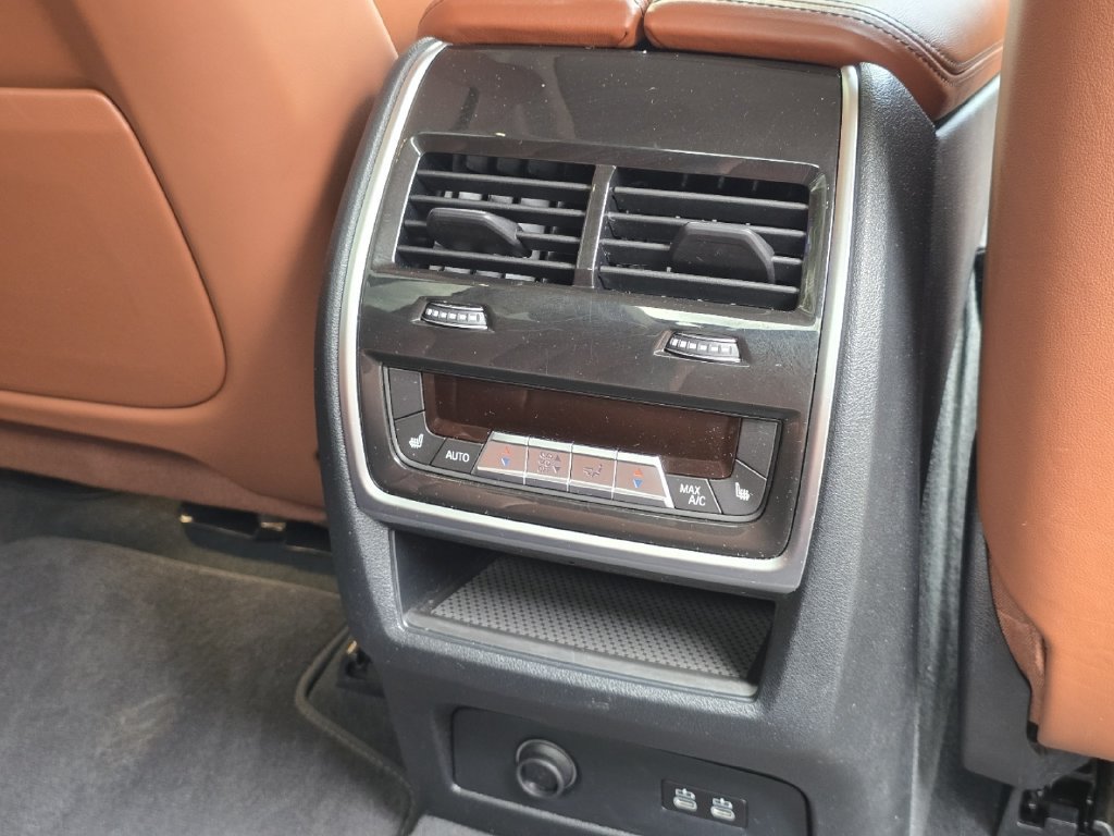 Used 2023 BMW X7 xDrive40i AWD/4WD image 58
