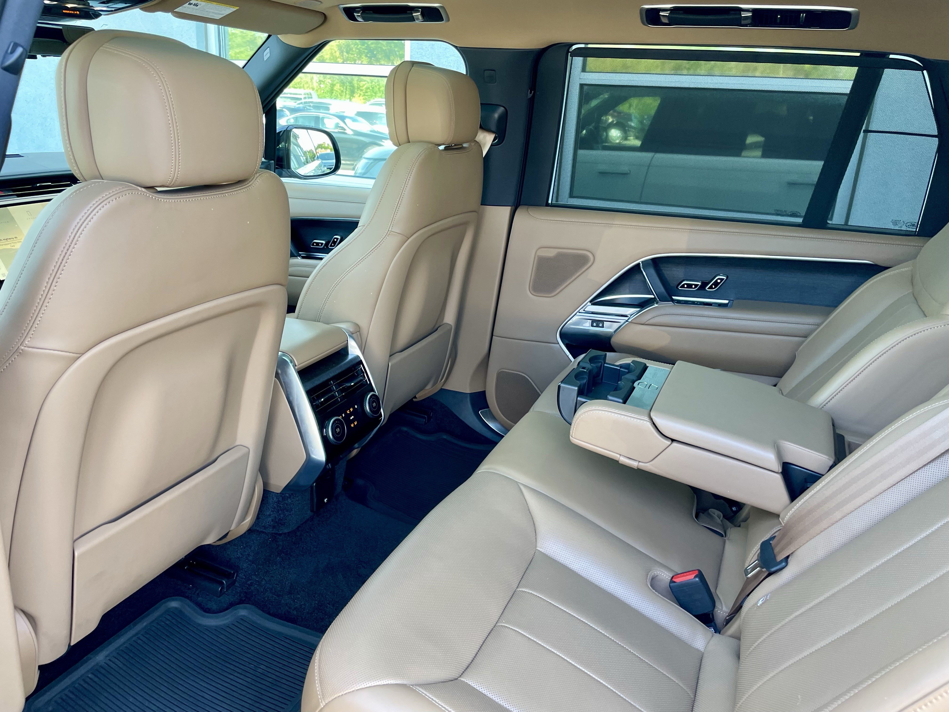 Used 2025 Land Rover Range Rover Long Wheelbase SE AWD/4WD image 30