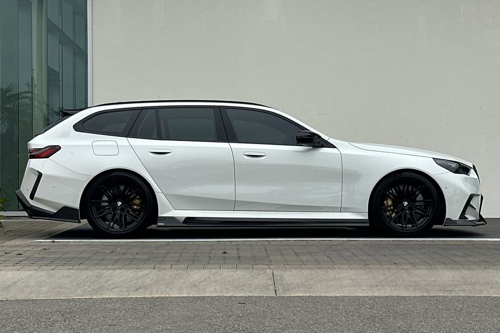 Used 2025 BMW M5 Touring w/ M Driver's Package AWD/4WD image 2