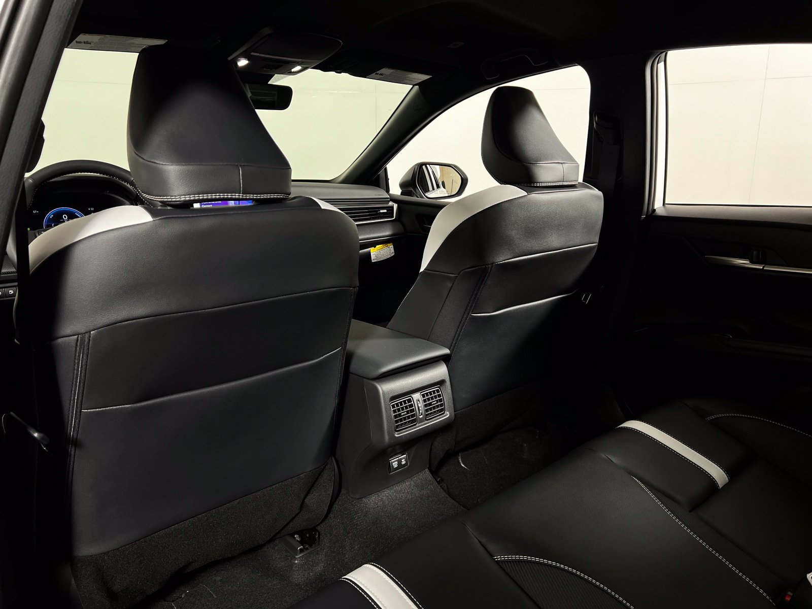 New 2026 Toyota Camry SE FWD image 18