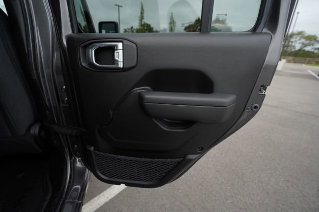 New 2025 Jeep Gladiator Sport image 21