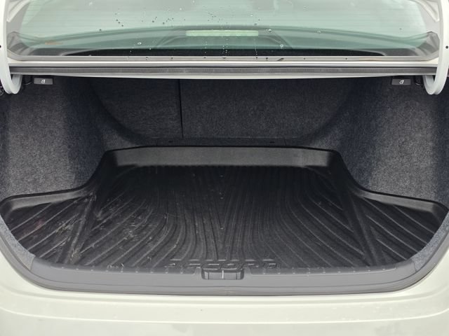 Used 2022 Honda Accord Touring image 12