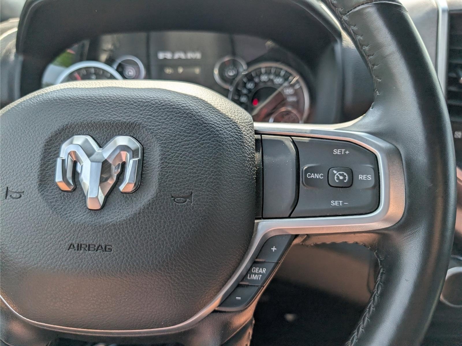 Used 2024 RAM 2500 Big Horn AWD/4WD image 23