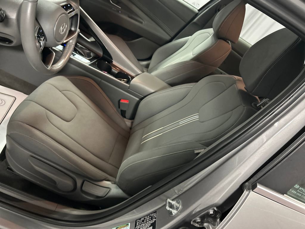 Used 2024 Hyundai Elantra SEL w/ Convenience Package image 10