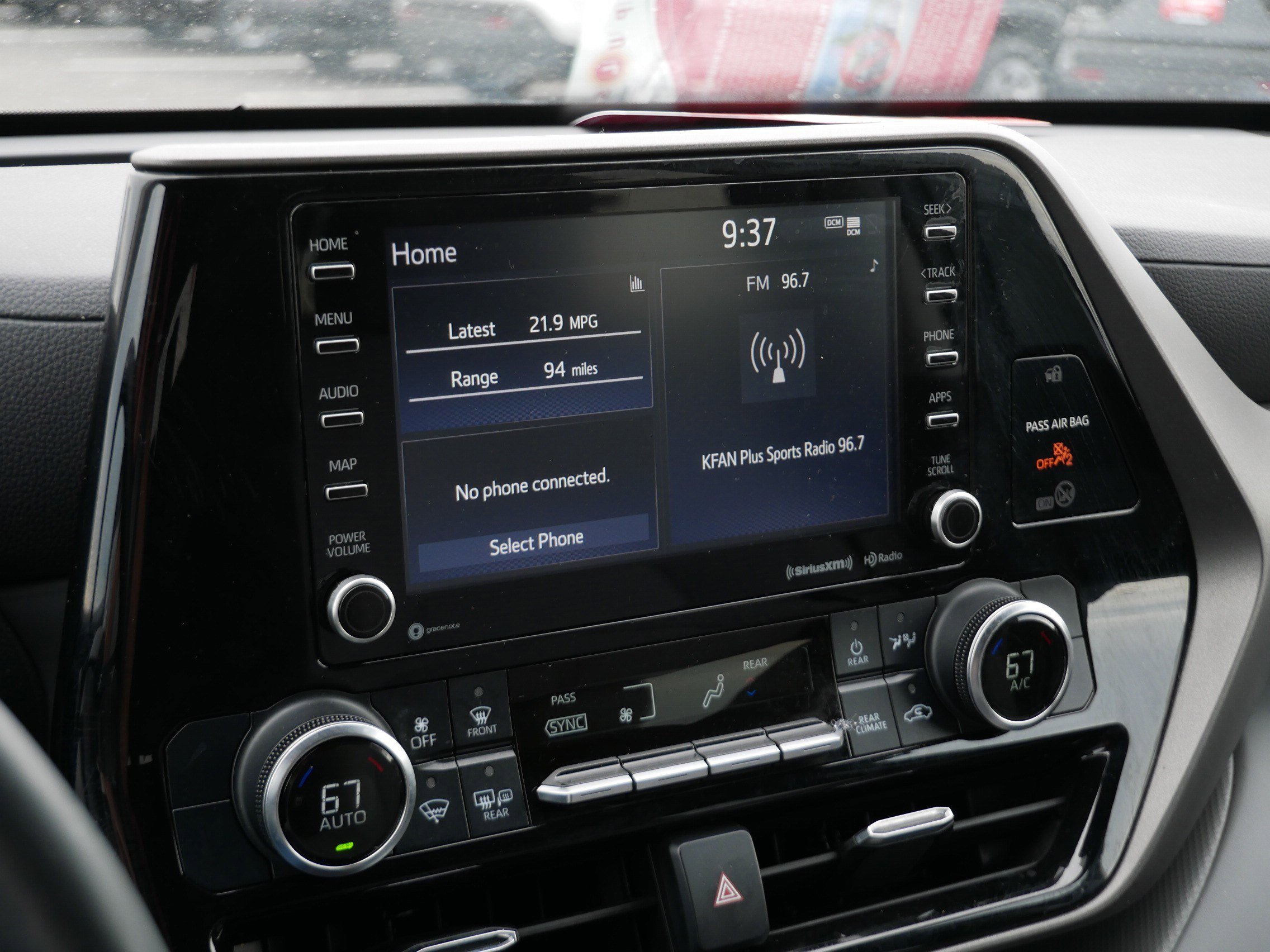 Used 2022 Toyota Highlander LE AWD/4WD image 22
