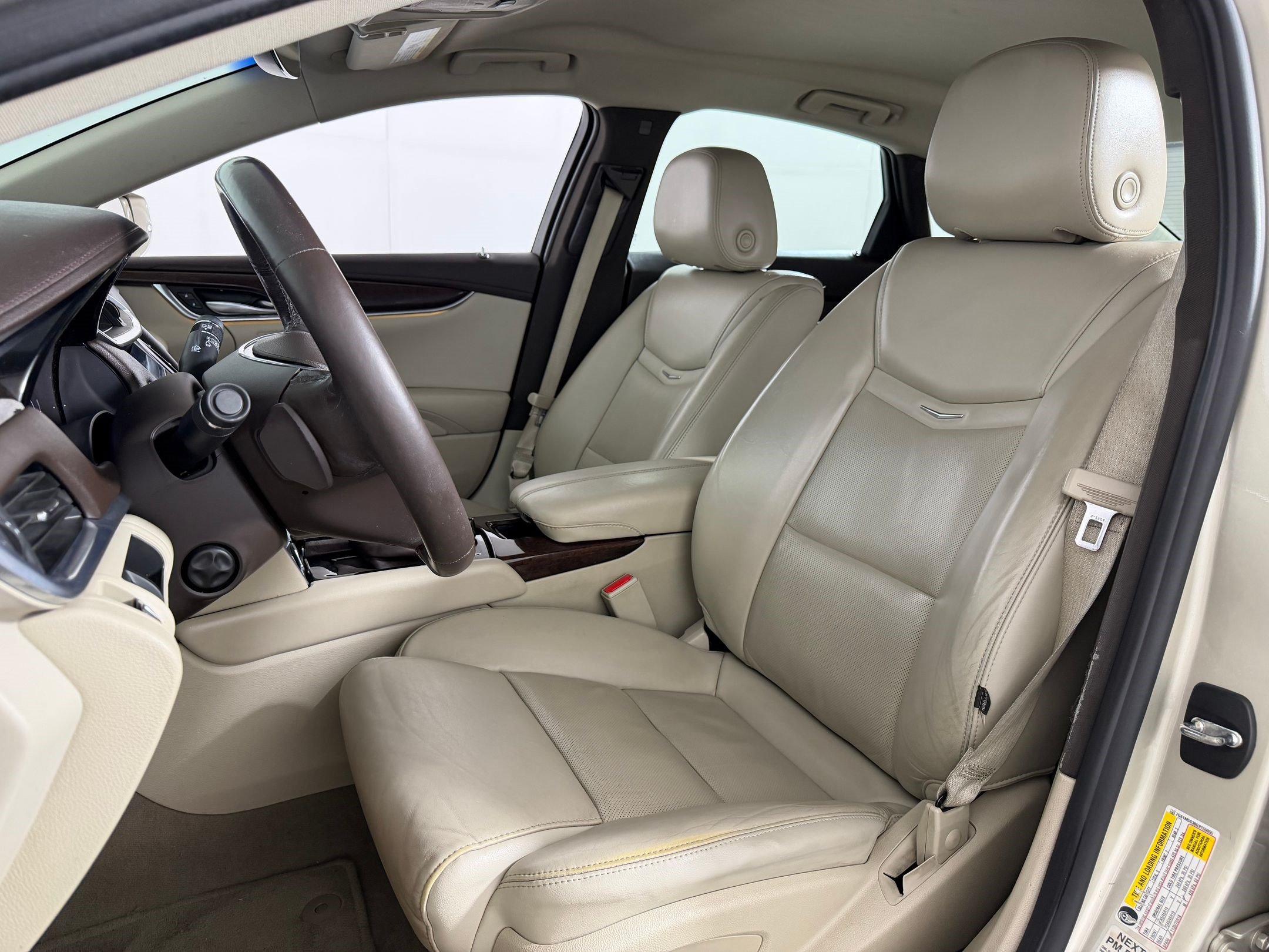 Used 2016 Cadillac XTS Luxury FWD image 4