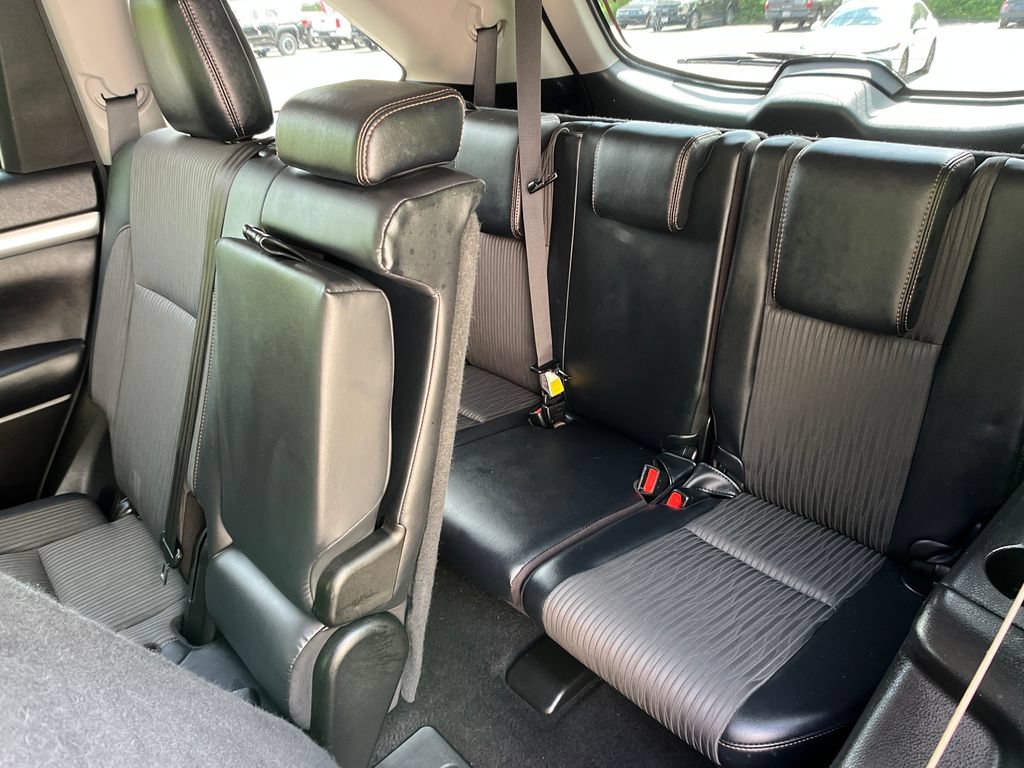 Used 2018 Toyota Highlander Plus AWD/4WD image 21