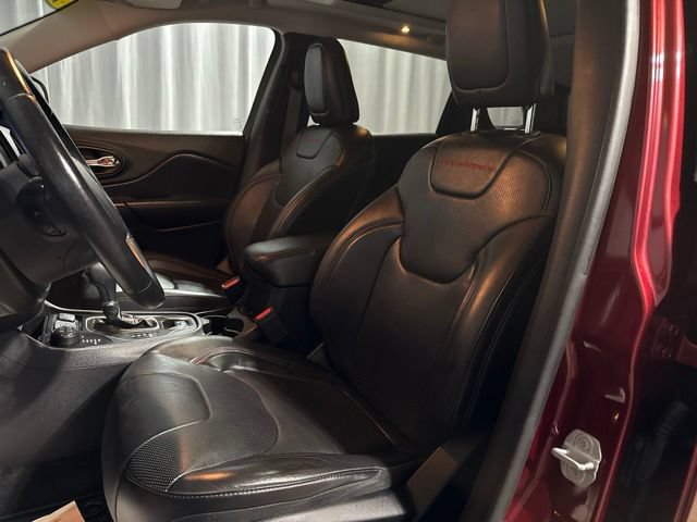 Used 2019 Jeep Cherokee Trailhawk AWD/4WD image 6