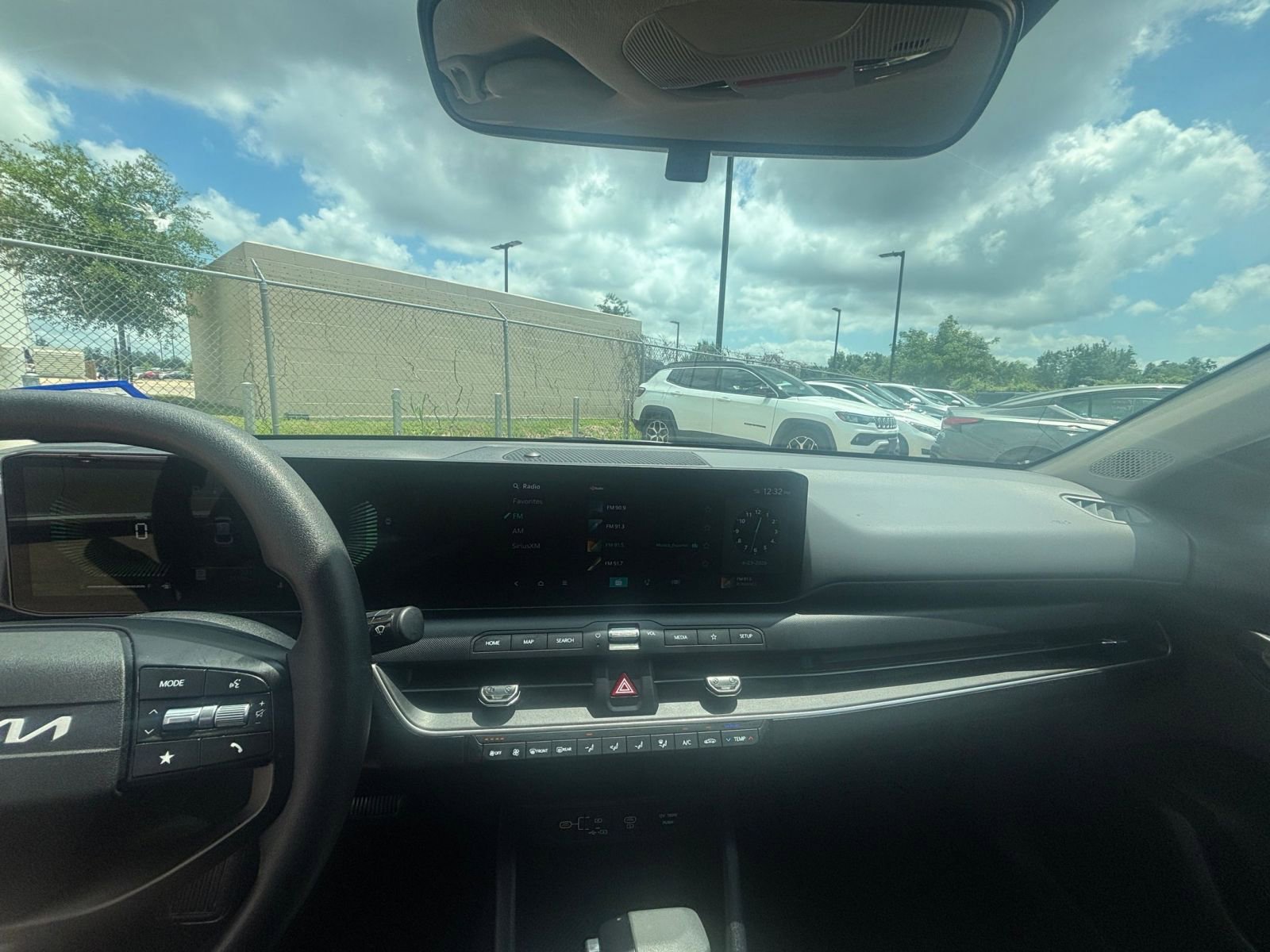 Used 2025 Kia K4 FWD image 32