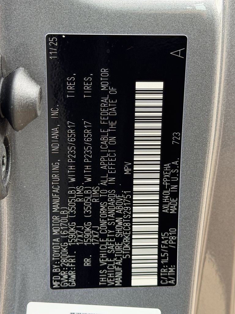 Used 2026 Toyota Sienna LE FWD image 32