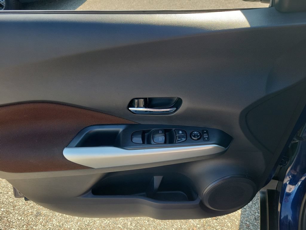 Certified 2020 Nissan Kicks SR FWD image 12
