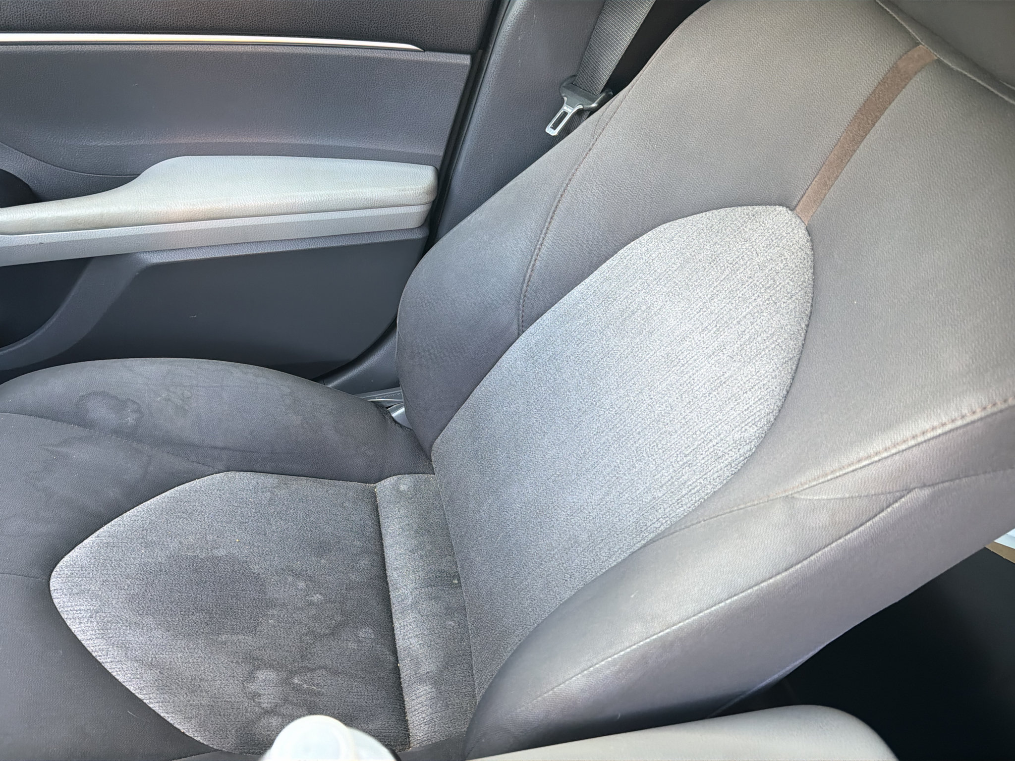 Used 2018 Toyota Camry LE FWD image 5