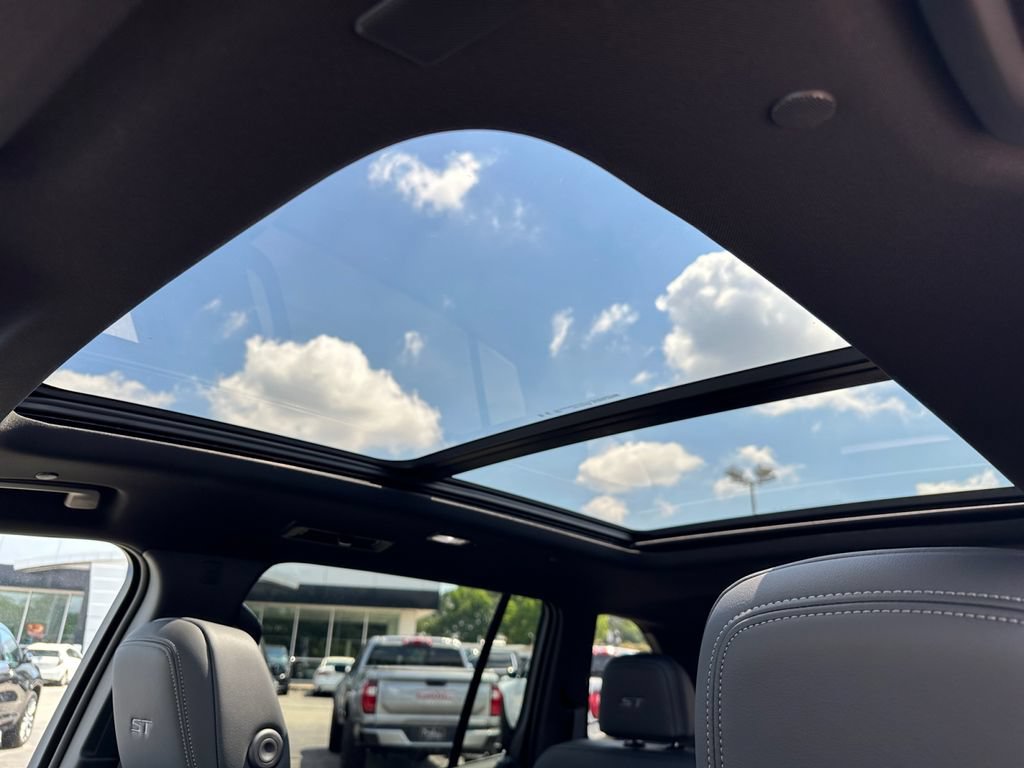 New 2026 Buick Enclave Sport Touring w/ Power Package FWD image 17
