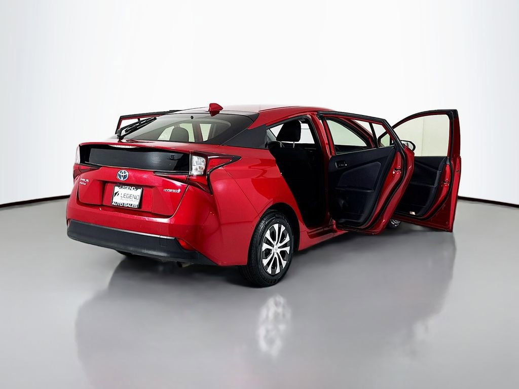 Used 2020 Toyota Prius LE image 17