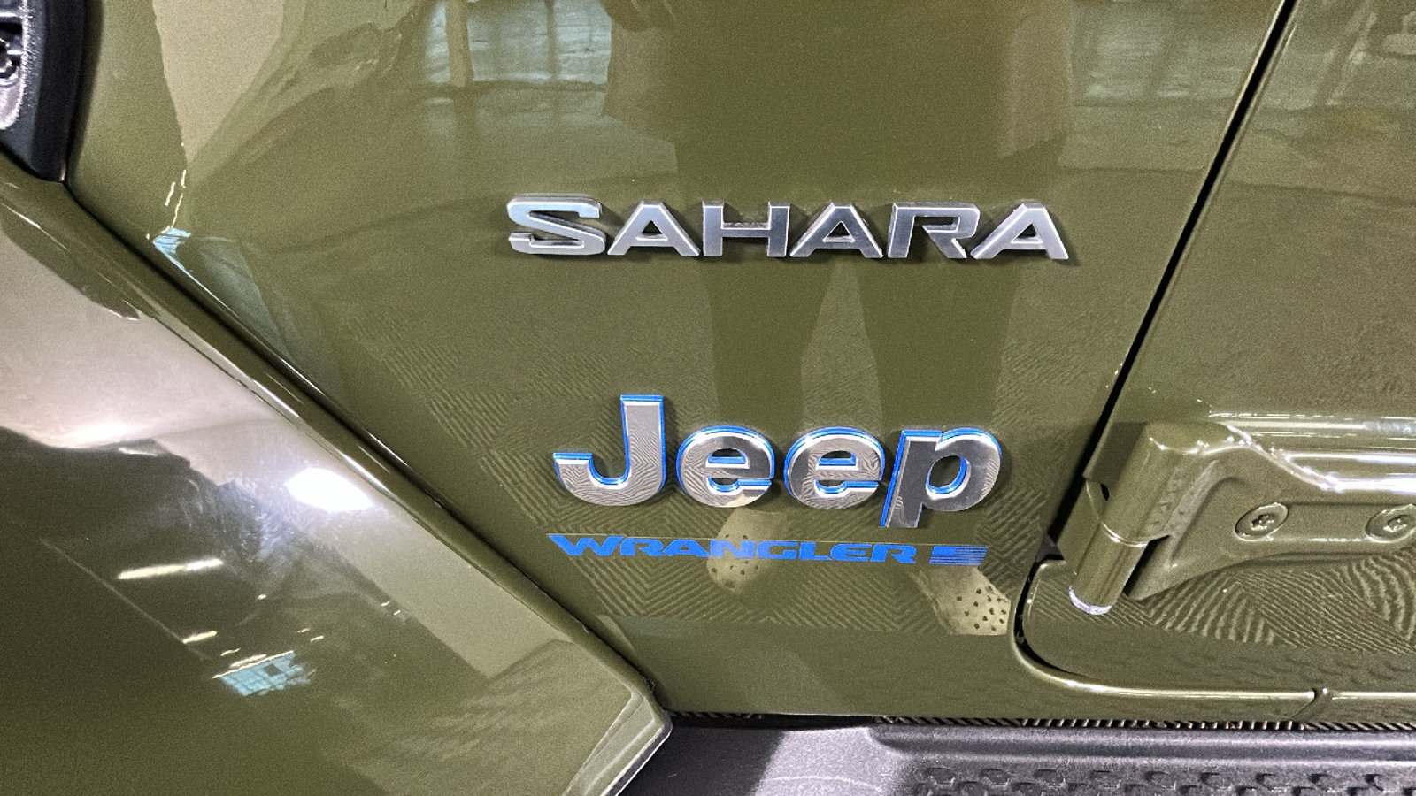Used 2023 Jeep Wrangler Unlimited Sahara AWD/4WD image 11