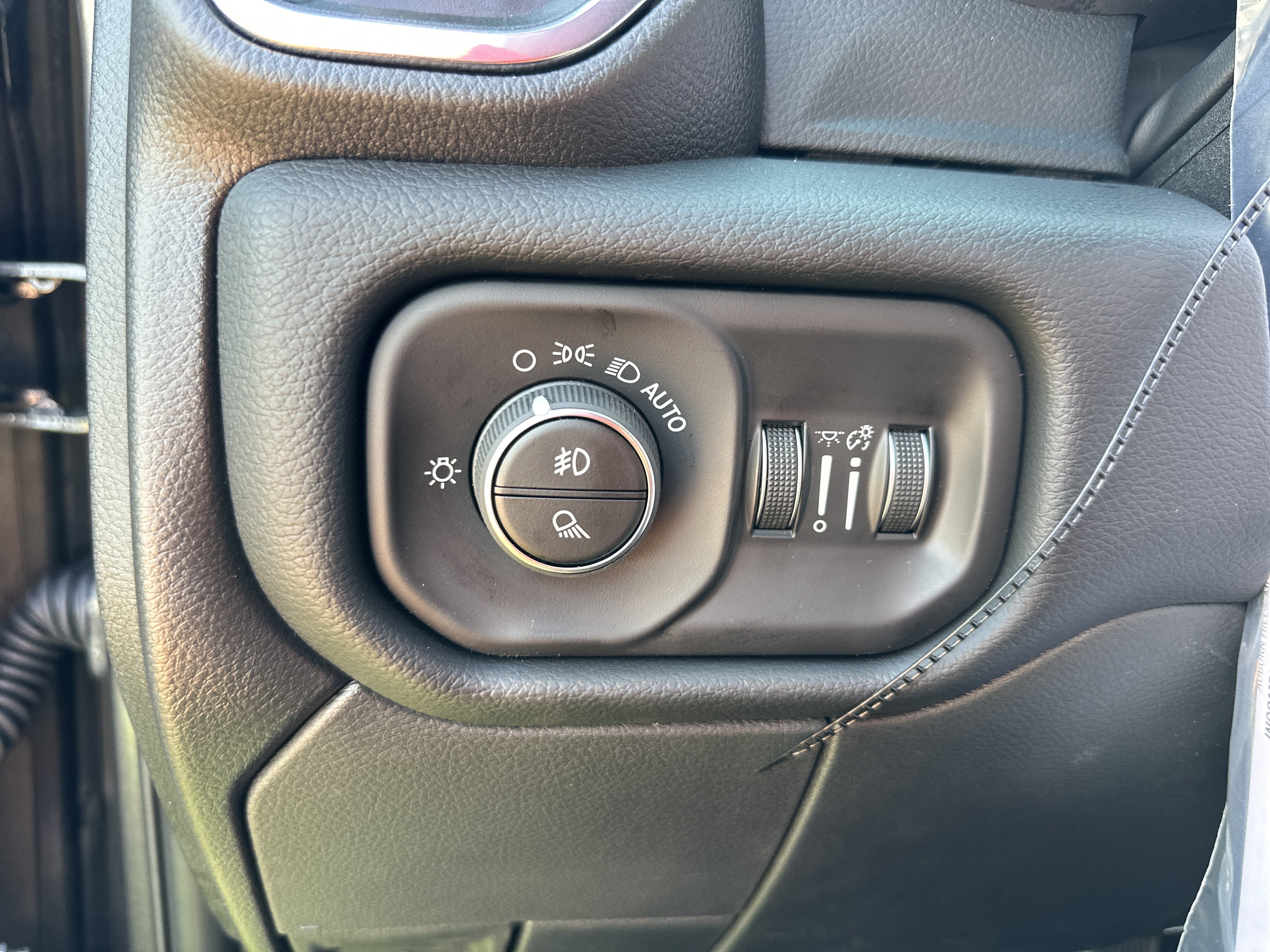 New 2027 RAM 3500 Big Horn w/ Laramie Trim Package AWD/4WD image 13