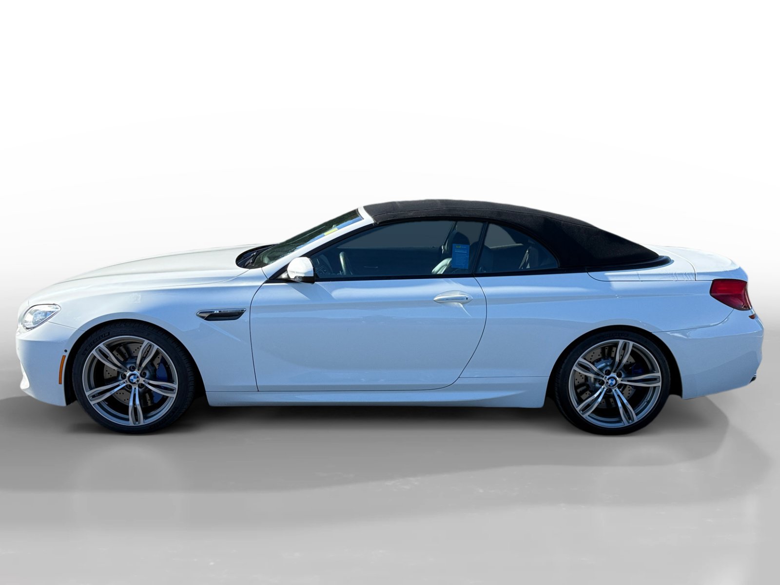 Used 2013 BMW M6 Convertible w/ Executive Pkg RWD image 2