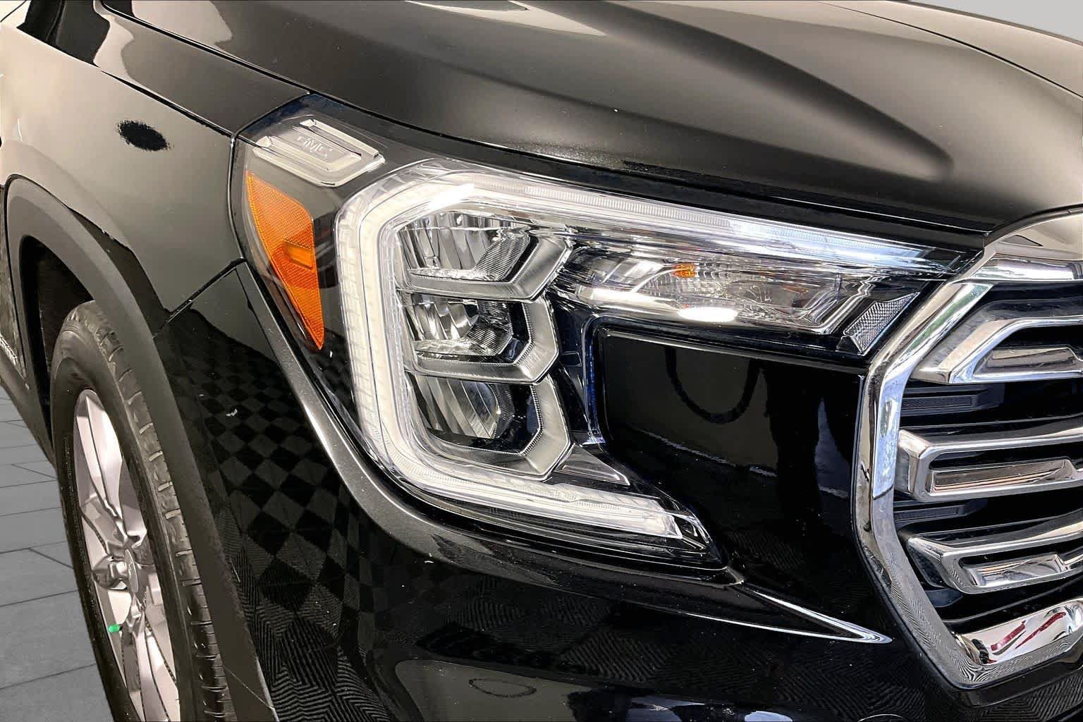Certified 2024 GMC Terrain SLT FWD image 27