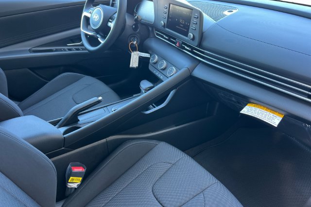 New 2026 Hyundai Elantra SE FWD image 14