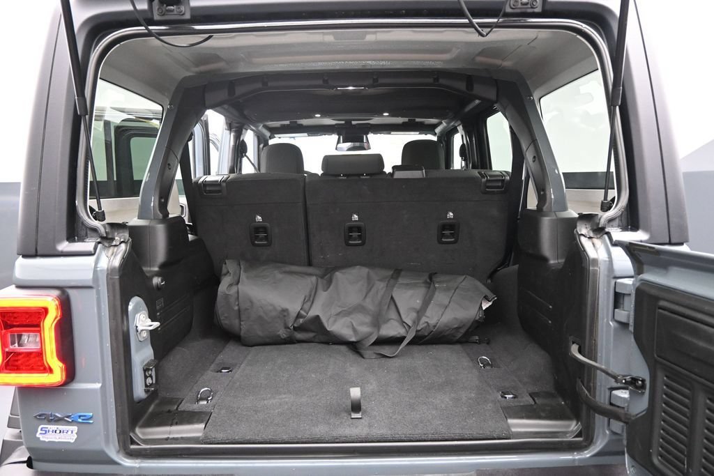 Used 2025 Jeep Wrangler Unlimited Rubicon 4xe w/ Convenience Group AWD/4WD image 27